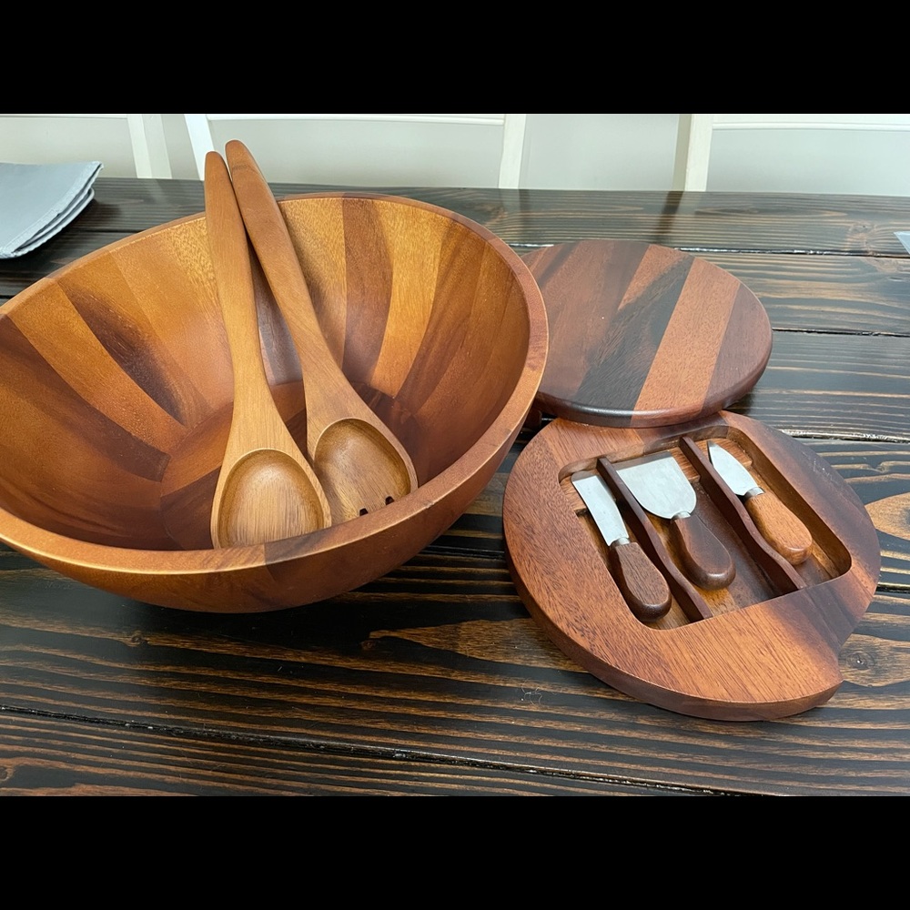 The cellar acacia wood salad bowl & cheese board